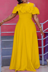 Vestido de fiesta fucsia con hombros descubiertos y corte A